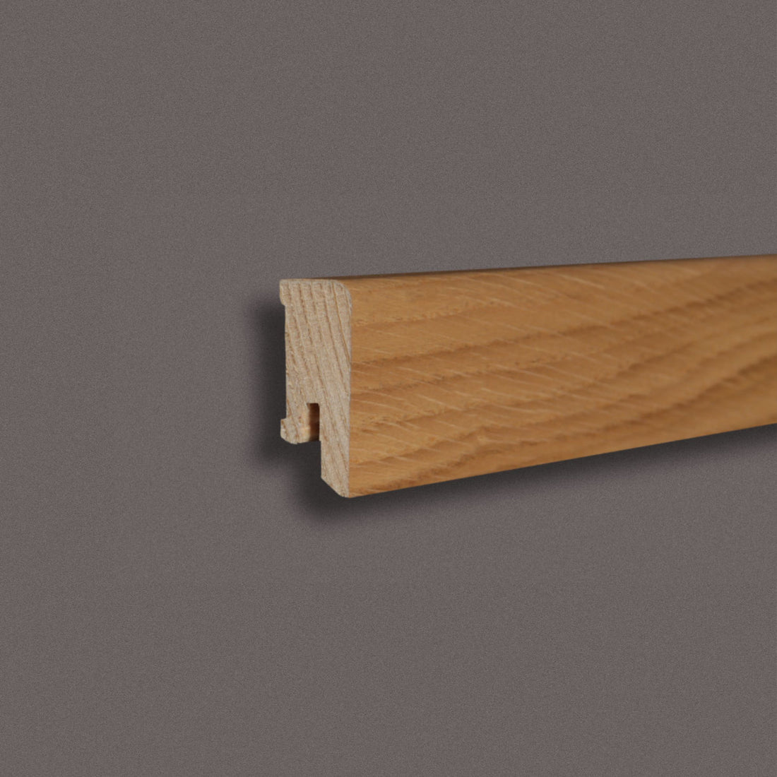 Sockelleiste Eiche furniert - lackiert - 16x40x2400mm