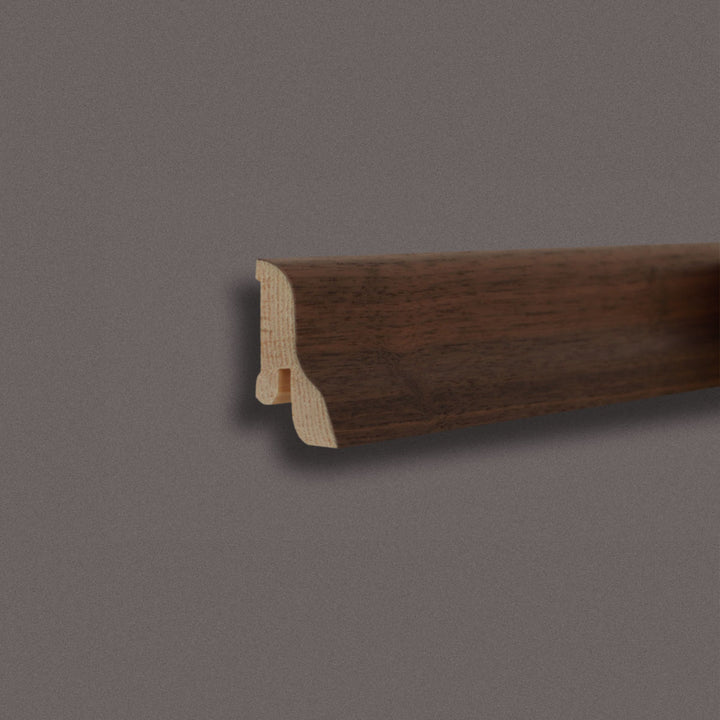 Sockelleiste Nussbaum ami. furniert - geölt - 22x40x2500mm