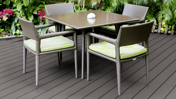 WPC 22 × 143 mm SOLID hellgrau genutet Terrassendiele (massiv) Fixlängen Beispielbild Garten