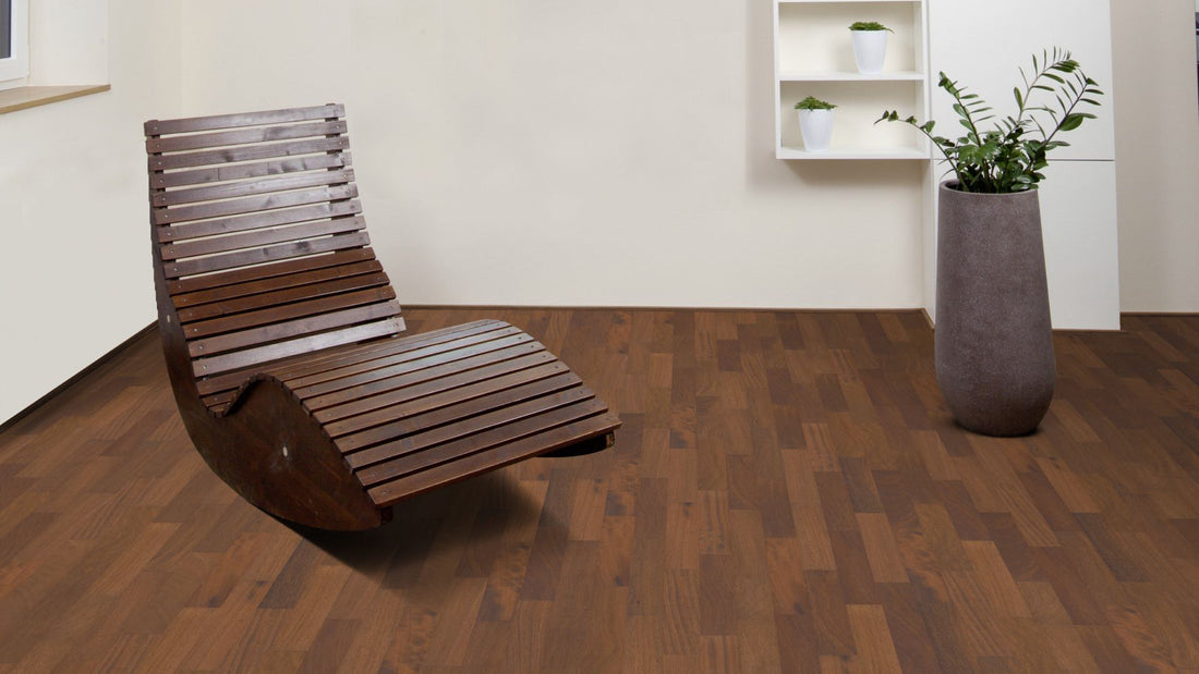 Iroko/Kambala Stabparkett Natur 22 mm roh Beispielfoto mit Liege