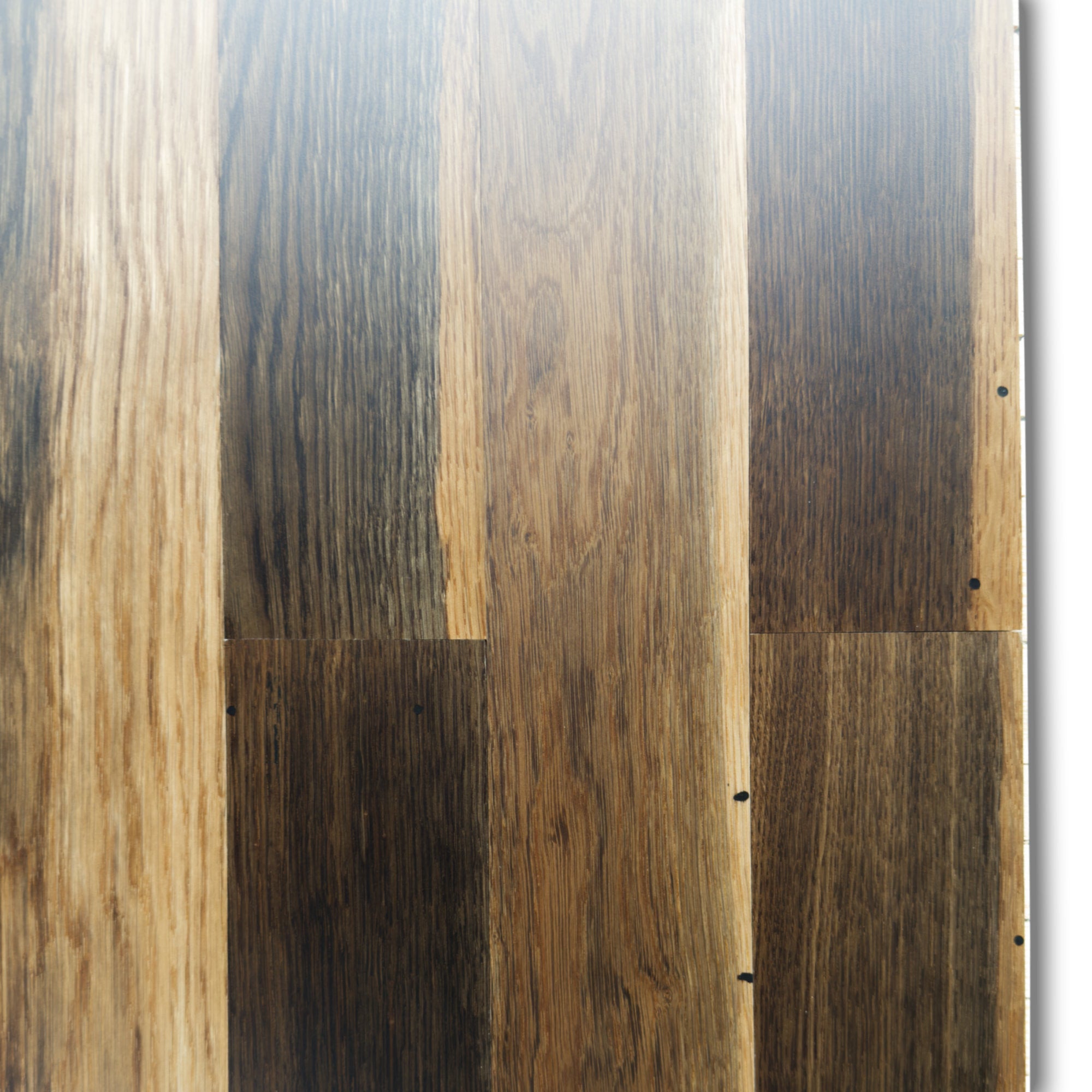 Chêne fumé Select/Nature
 verni (mat)
 Parquet préfabriqué 2 couches
 11 x 80 x 590 mm