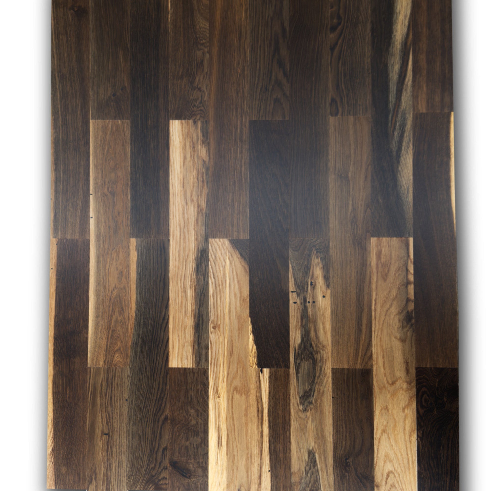 Chêne fumé Select/Nature
 verni (mat)
 Parquet préfabriqué 2 couches
 11 x 80 x 590 mm
