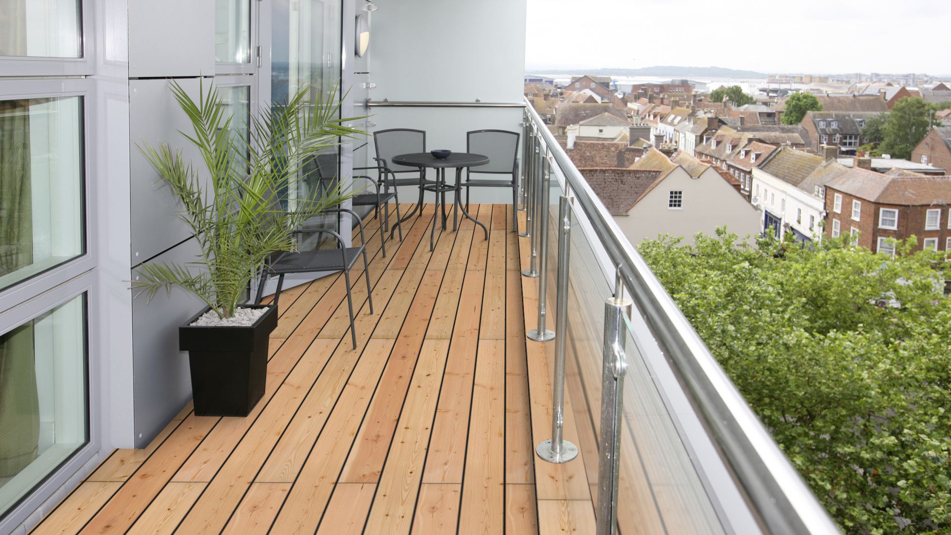 Douglas taxifolié I/III re-trié KD
 lisse
 Planche de terrasse 26 x 145 mm longueurs fixes