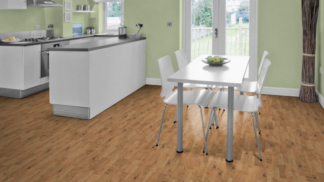 oak strip parquet
 Select/Natural 10mm
 raw