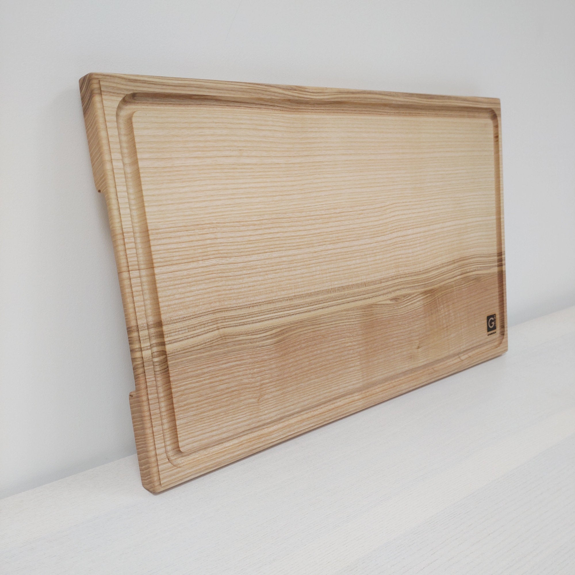 Handgefertigtes Schneidebrett aus Esche 20x300x500mm