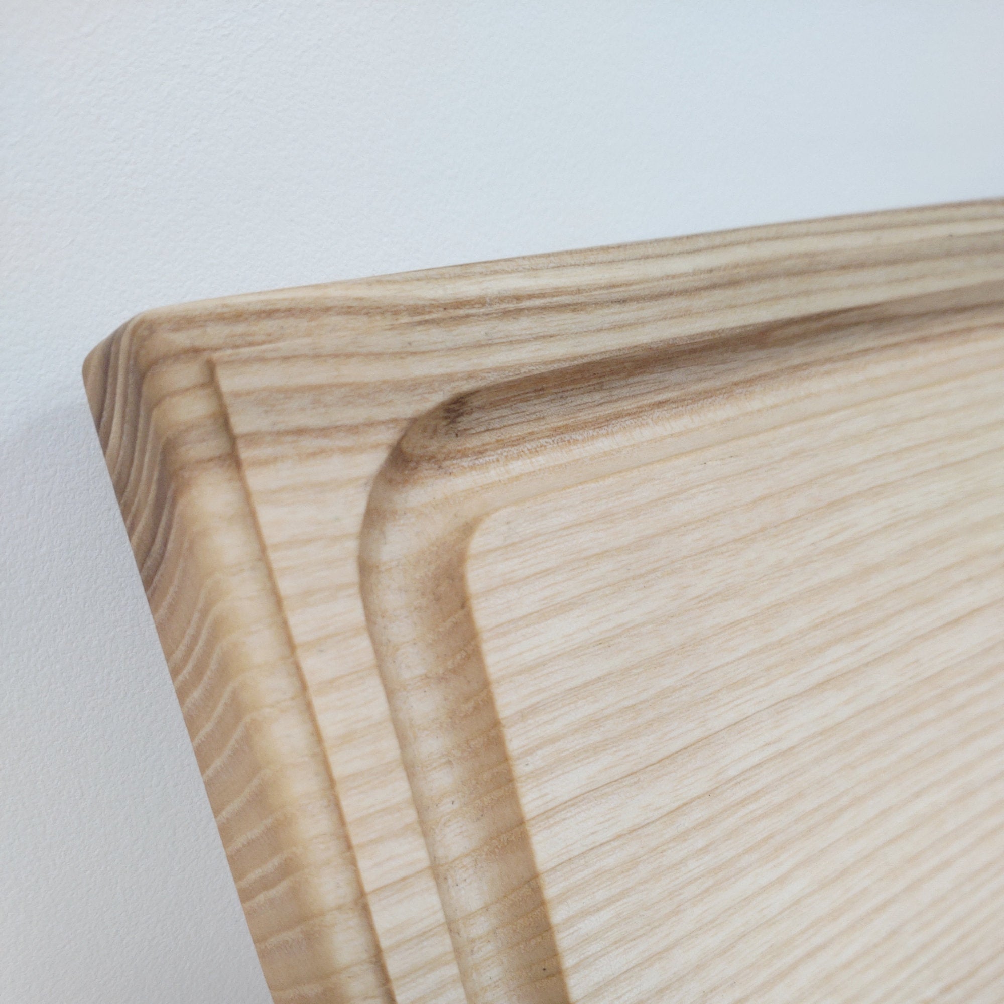 Handgefertigtes Schneidebrett aus Esche 20x300x500mm