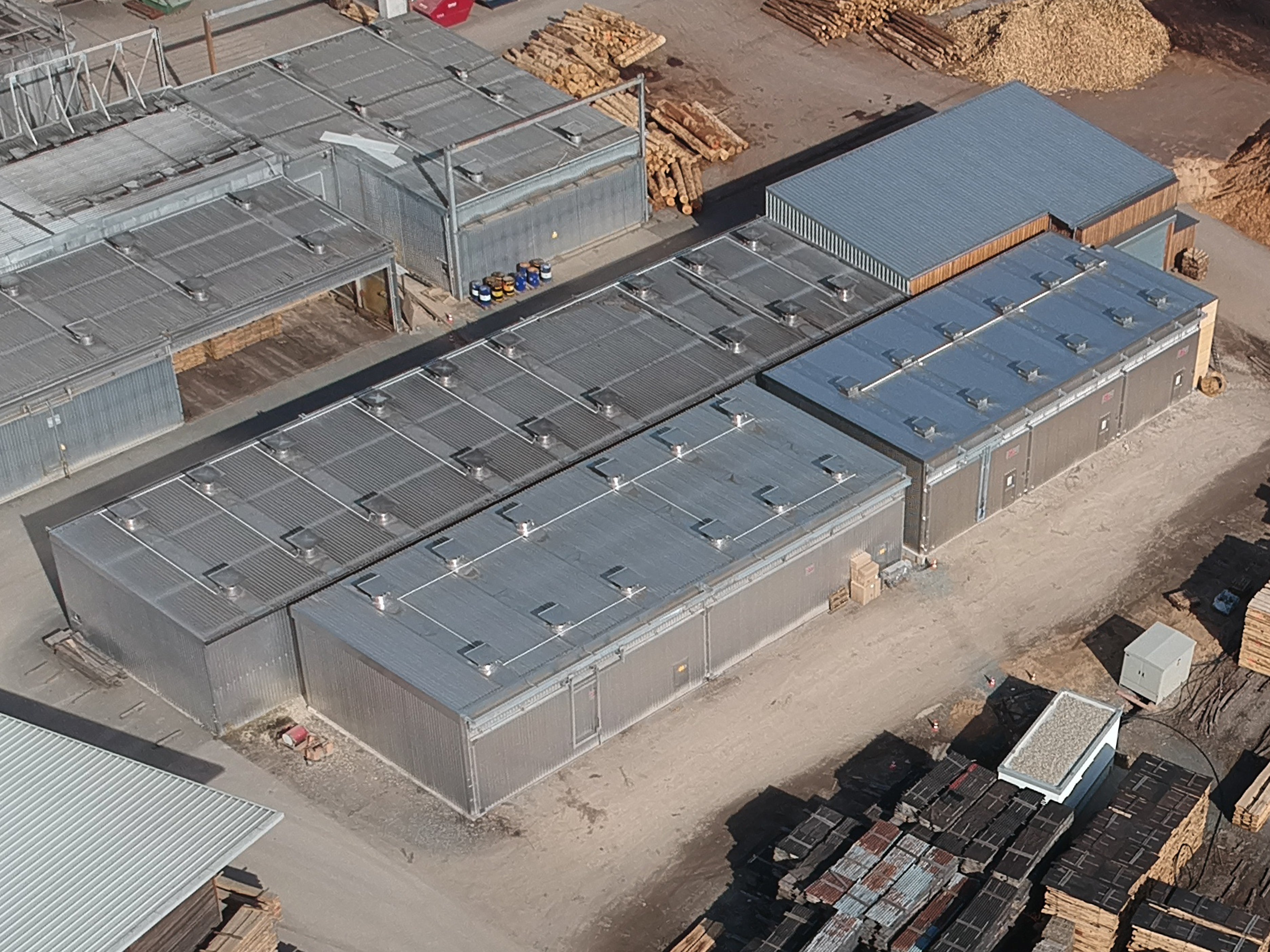 Eine Luftaufnahme der Trocknungskammern bei Gunreben 